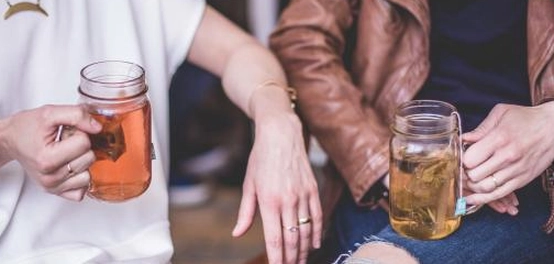 عشبة السنا والزيوت الطبيعية لعلاج الإمساك