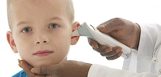 علامات تراكم السوائل خلف طبلة الأذن