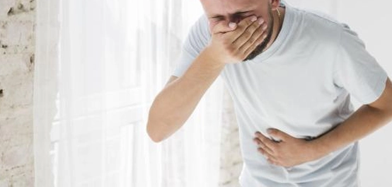 علامات الإمساك وأعراضه عند الكبار والصغار