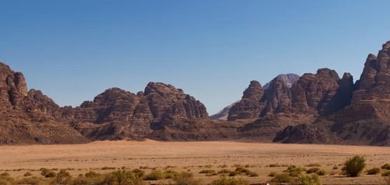 قمم الأردن الشاهقة: رحلة عبر أعلى الجبال