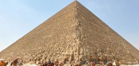 عجيبة الجيزة: هرم خوفو الأعظم