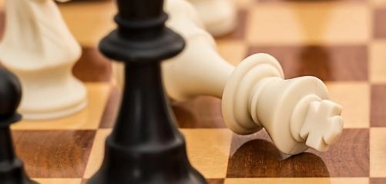 خيانة الصديق: خواطر وأقوال وعبر