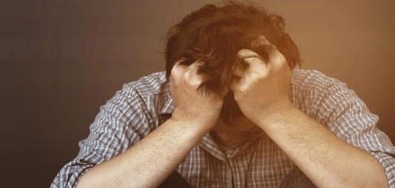 خيانة الصديق: جروح القلب وأقوال الحكماء