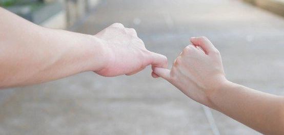 أمثلة على نقض العهود والوعود
