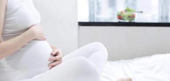 أوجاع البطن خلال الحمل: متى تستدعي القلق؟