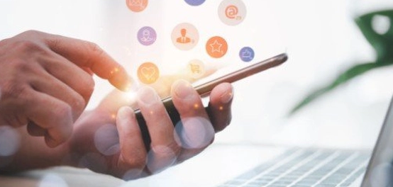 عوالم التفاعل الرقمي: استكشاف أنواع الإعلام الحديث