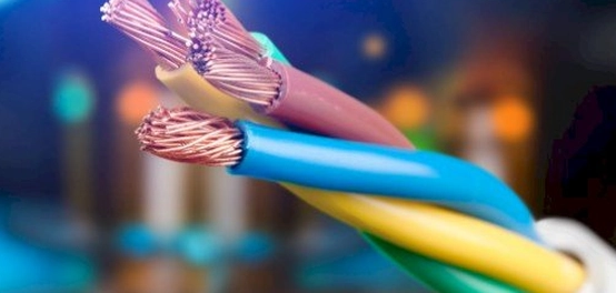 دليل شامل لأنواع الأسلاك الكهربائية واختيار الأنسب