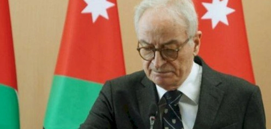 السيرة المهنية للدكتور أمية طوقان