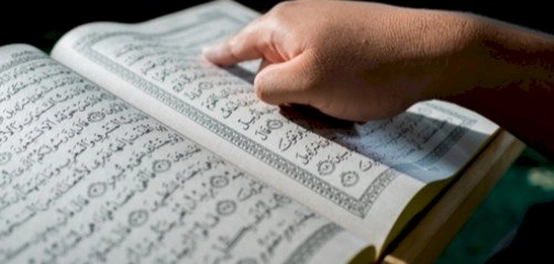 أمثلة من القرآن الكريم على المبتدأ والخبر