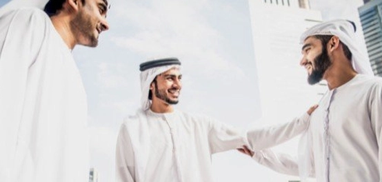 ثناء المديح في الإسلام: أنواعه وأحكامه