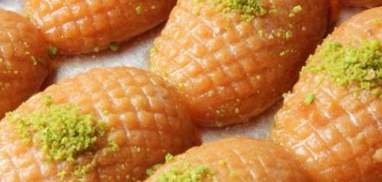 مجموعة من أشهى الحلويات العربية التقليدية