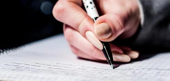 إتقان الكتابة باليد اليسرى: دليل شامل للمبتدئين
