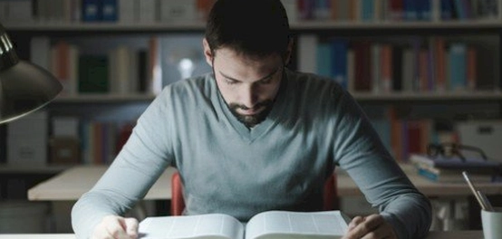 إتقان فن القراءة السريعة: دليل شامل للمبتدئين