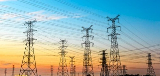 الطاقة الكهربائية: مصادرها، استخداماتها، وتأثيرها