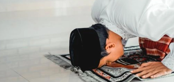 الصلاة: تعريفها، أحكامها، وأهميتها