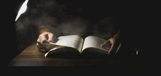 فضل كتاب رياض الصالحين: أهميته، مؤلفه، وشروحه