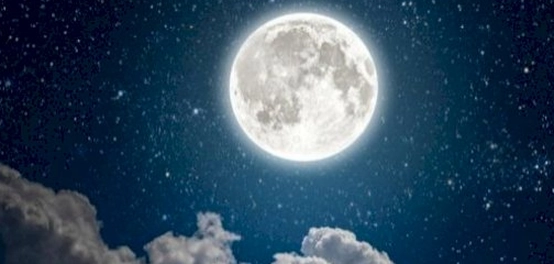 تأثير القمر الحاسم على كوكب الأرض والحياة