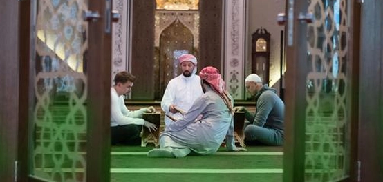 دور القدوة في تنمية الشباب