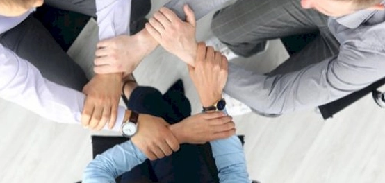 فضل العمل في الإسلام: عبادة ورزق وأمن