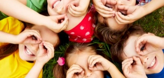 الرفقة الصالحة: ركيزة أساسية في نمو الطفل