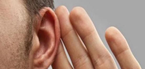 فن الإنصات: أهميته وفوائده وطرق إتقانه