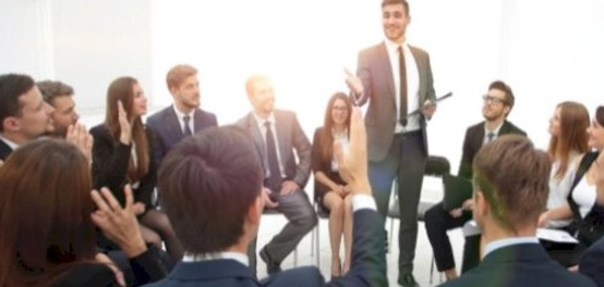 إتقان فن التواصل في بيئة العمل