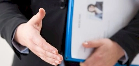 مهارات اجتماعية أساسية لتعزيز سيرتك الذاتية