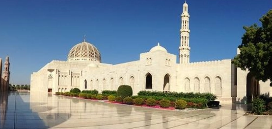 جواهر مسقط: رحلة عبر معالمها البديعة
