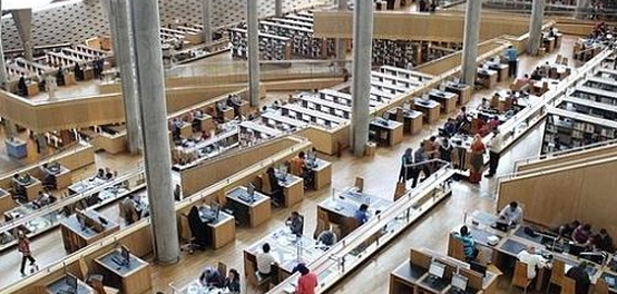 كنوز الإسكندرية: جولة في معالمها السياحية الخالدة