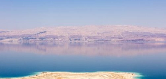 أبرز المسطحات المائية في العالم العربي