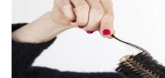 أسباب تساقط الشعر وكيفية علاجه