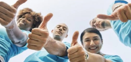 فوائد المشاركة المجتمعية: بناء الذات والمجتمع