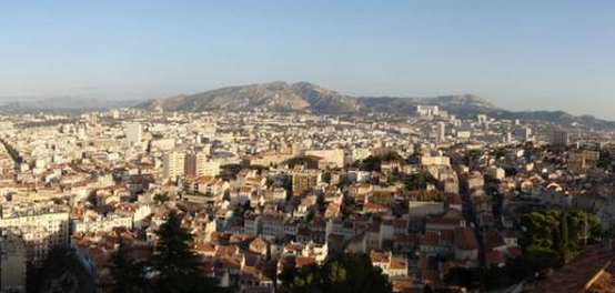 مدينة مرسيليا: موقعها، مناخها، وسكانها