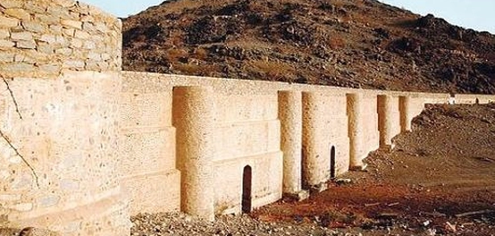 موقع عين زبيدة التاريخية