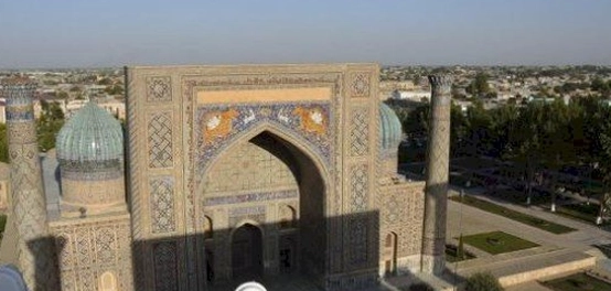 اكتشاف سمرقند: موقعها الجغرافي وأهميتها التاريخية