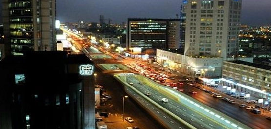 الخبر: موقعها، سكانها، واقتصادها