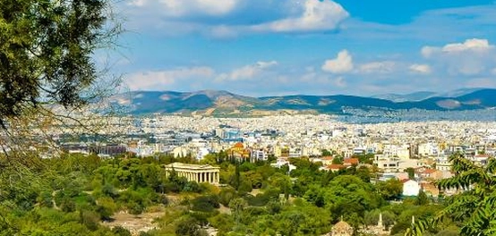 أثينا: موقعها الجغرافي والفلكي وتضاريسها