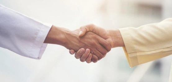 بداية تحية الإسلام: من قالها أولاً؟