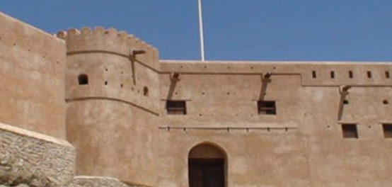 بناة الحصون الأولى: تاريخ وتطور القلاع