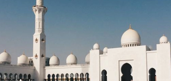 الصلاة الظهر: أول فريضة دينية على النبي