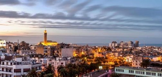 كازابلانكا: موقعها، سكانها، اقتصادها، ومعالمها