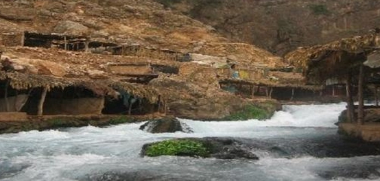 اكتشاف نهر أم الربيع: موقعه، عيونه، وسحره السياحي