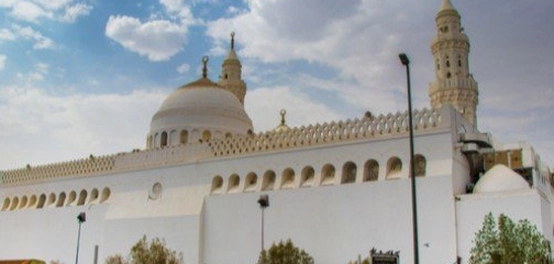مسجد القبلتين: موقعه، تاريخه، وأهميته