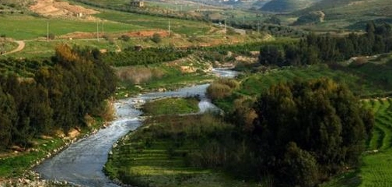 نهر الزرقاء: مساره، أهميته، وتاريخه