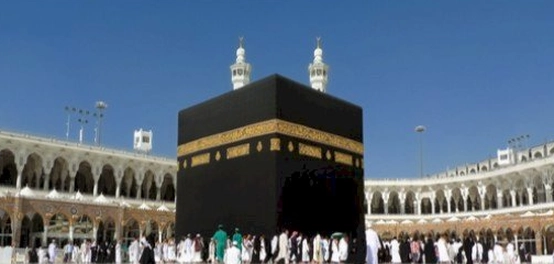 مسيرة الإمام الشافعي: من مولده إلى إرثه الفقهي
