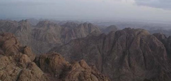 لقاء الله تعالى بنبيه موسى: المكان والزمان