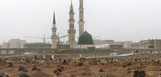 قصة حياة السيدة عائشة رضي الله عنها ومكان دفنها