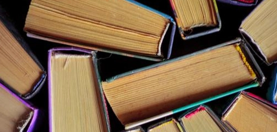 المدارس الأدبية في العصر الحديث: تطورها واتجاهاتها