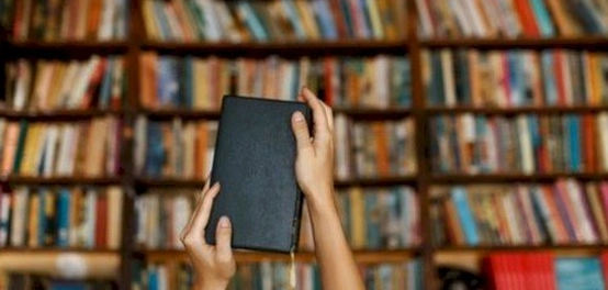 المنهج التجريبي في البحث العلمي: الإيجابيات والسلبيات