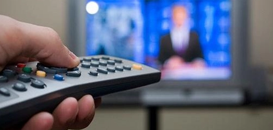 إيجابيات وسلبيات التلفاز: تأثيراتها على حياتنا